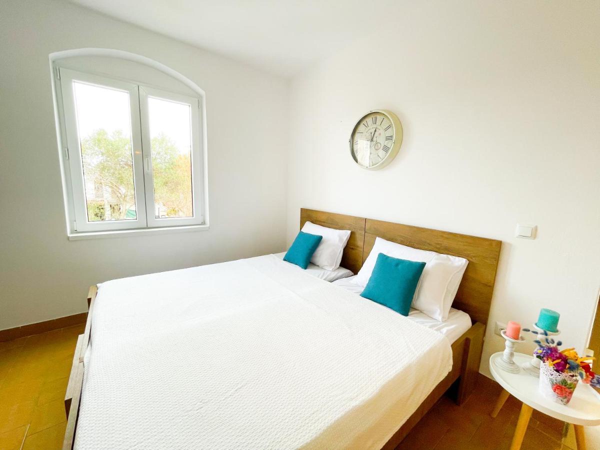 Spacious Apartment Amaros กอร์จูลา ภายนอก รูปภาพ