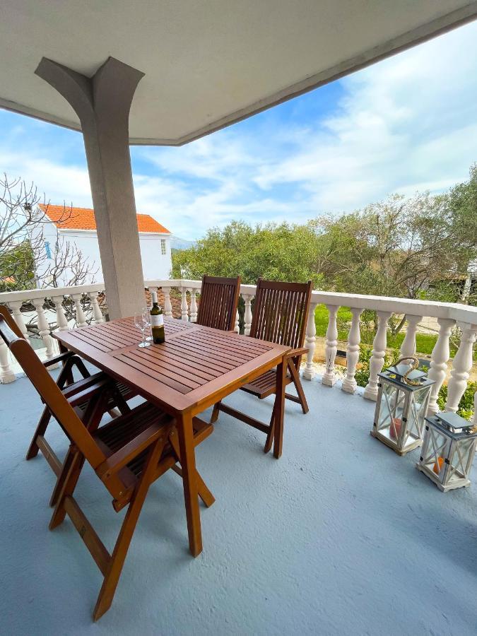Spacious Apartment Amaros กอร์จูลา ภายนอก รูปภาพ