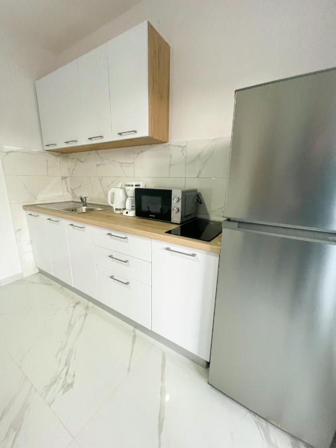 Spacious Apartment Amaros กอร์จูลา ภายนอก รูปภาพ