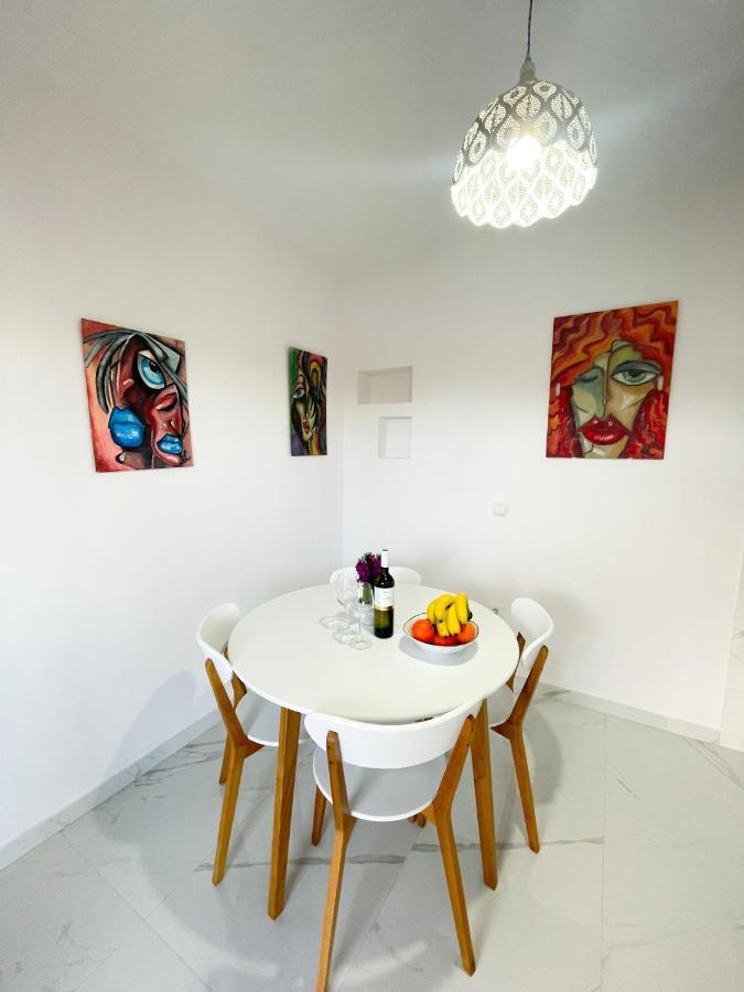 Spacious Apartment Amaros กอร์จูลา ภายนอก รูปภาพ