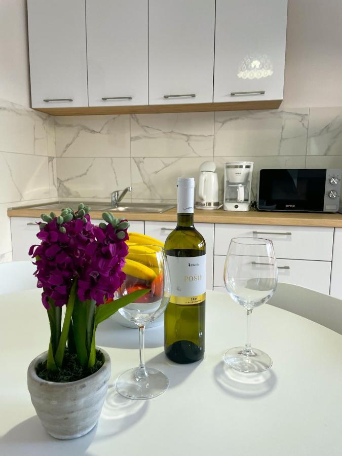 Spacious Apartment Amaros กอร์จูลา ภายนอก รูปภาพ
