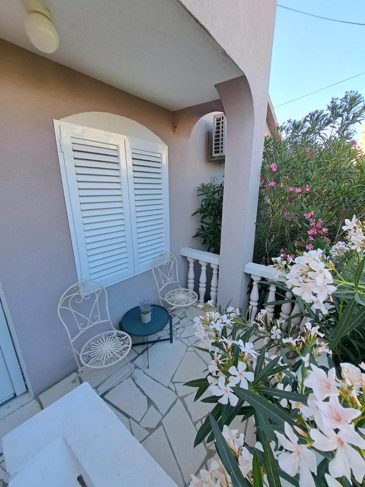 Spacious Apartment Amaros กอร์จูลา ภายนอก รูปภาพ